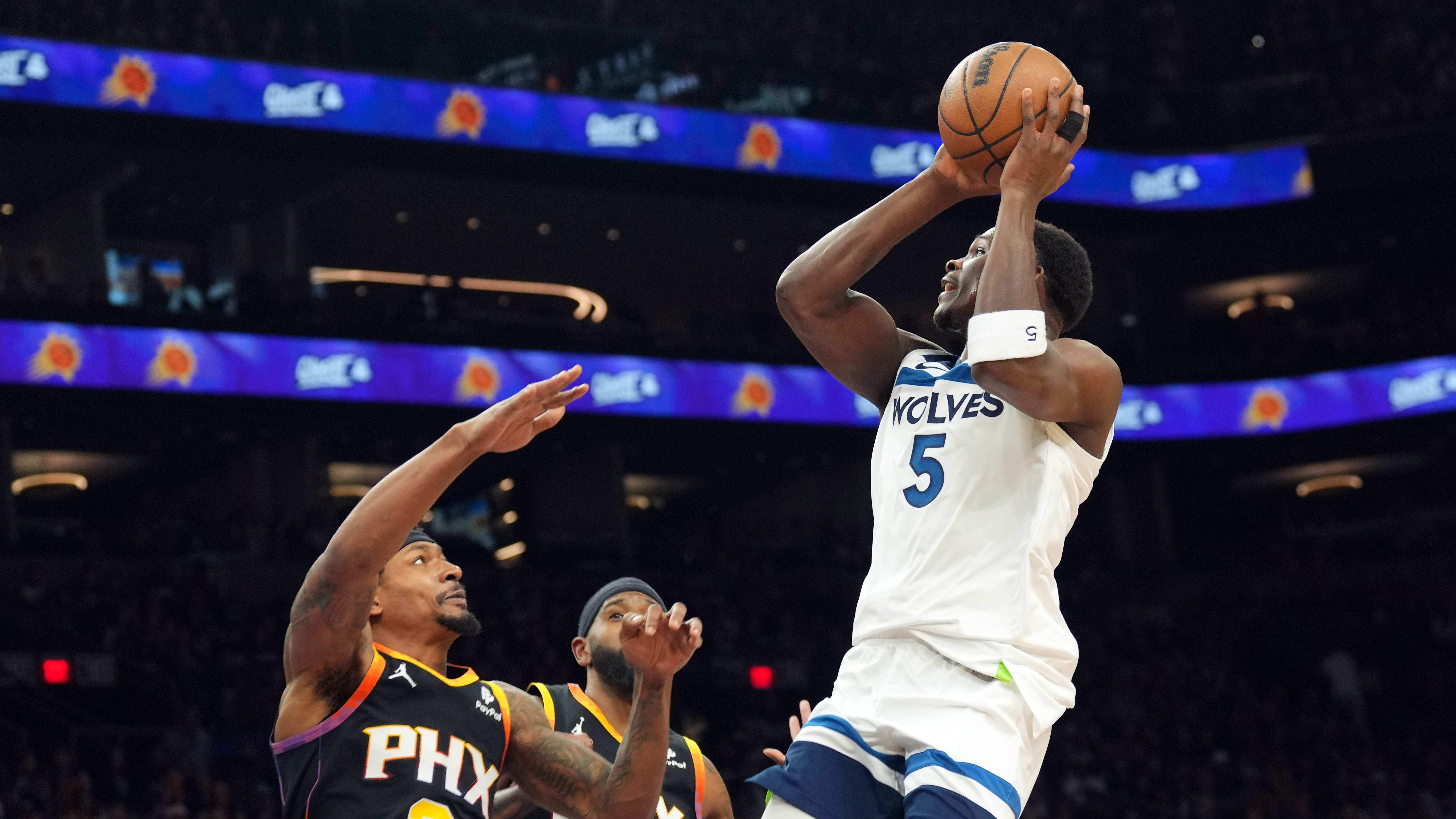 辽宁队力克鹈鹕，伦纳德高光表现