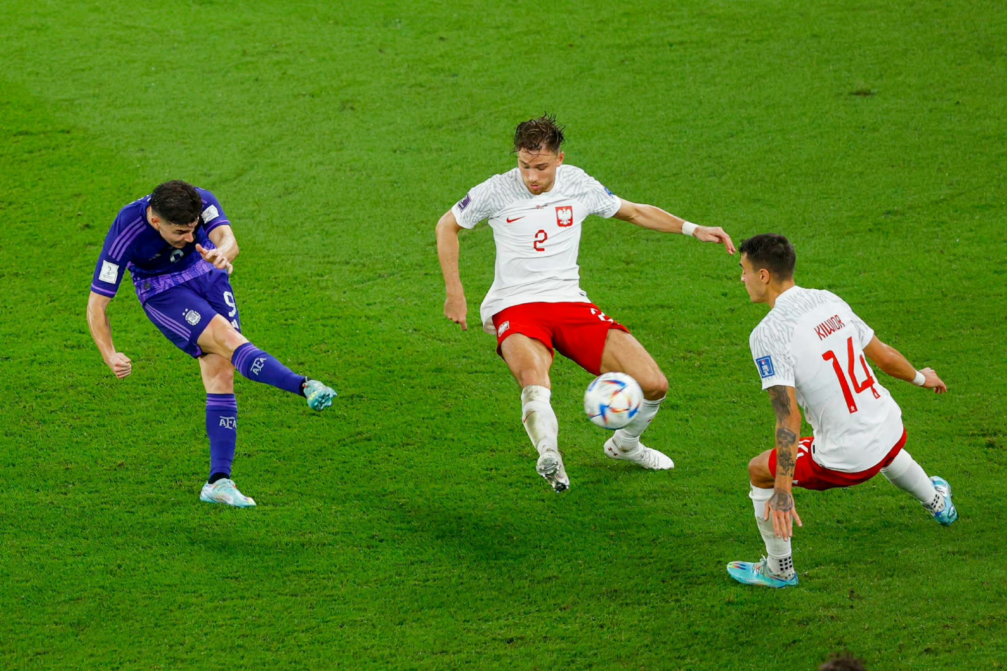 阿根廷轻取波兰，德布劳内点燃赛场