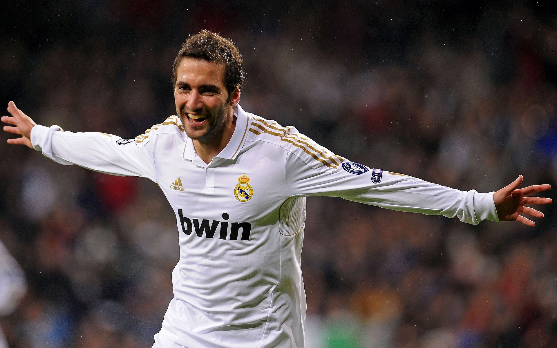 钢铁丛林中的自由人，阿劳霍如何以乌拉圭式绞杀，冰封巴萨的传控血脉