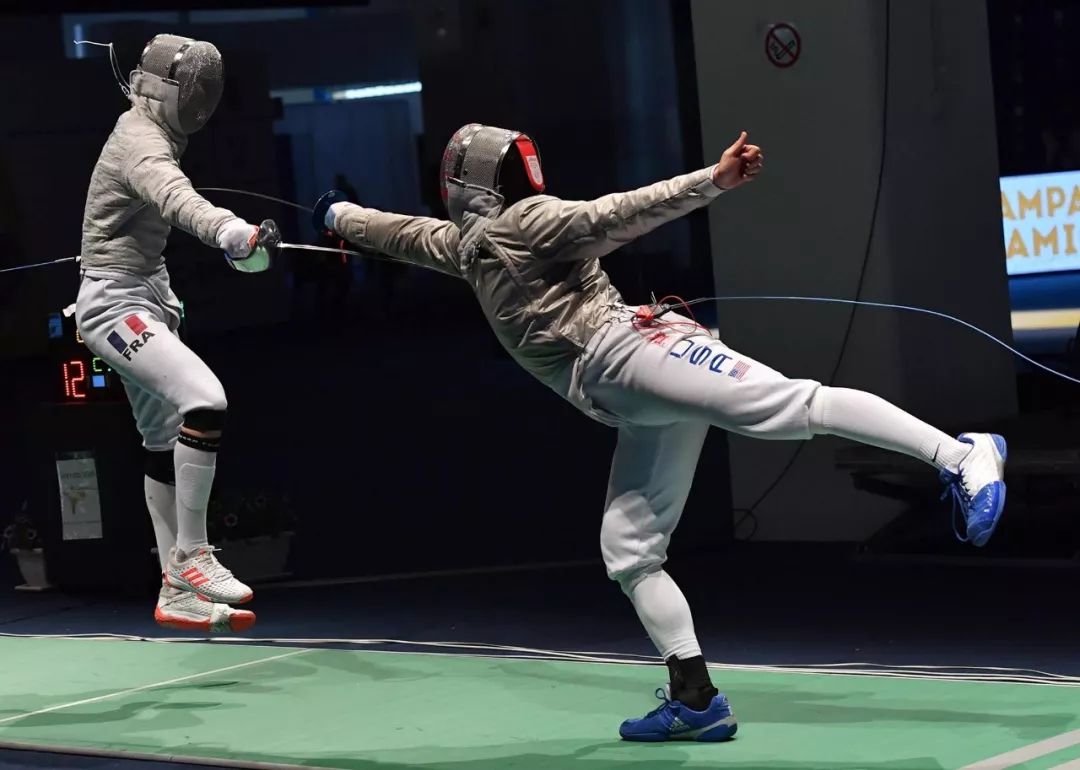马尔代夫击剑选手实力超群，轻松晋级