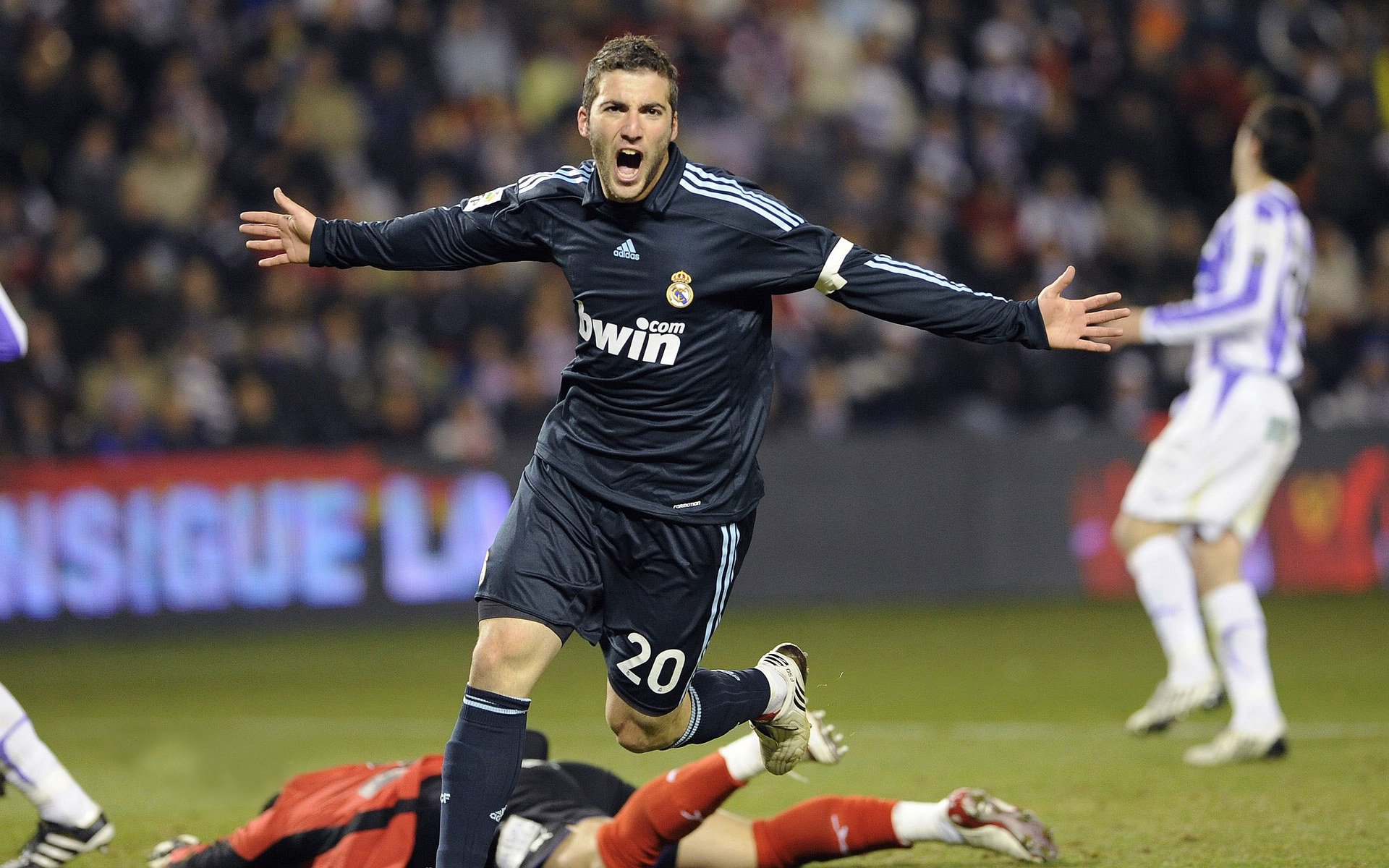 卡马文加,绿茵棋盘上,那个唯一无法被定义的存在